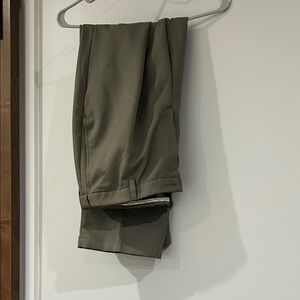 HAGGAR Mens Premium Olive Green Classic Fit Pants